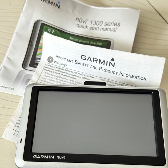 Garmin nüvi 1300 GPS Navigator w/ All Accessories + Carry Case Excellent Con. - Picture 12 of 13
